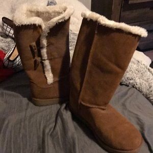 NWOT fur boots